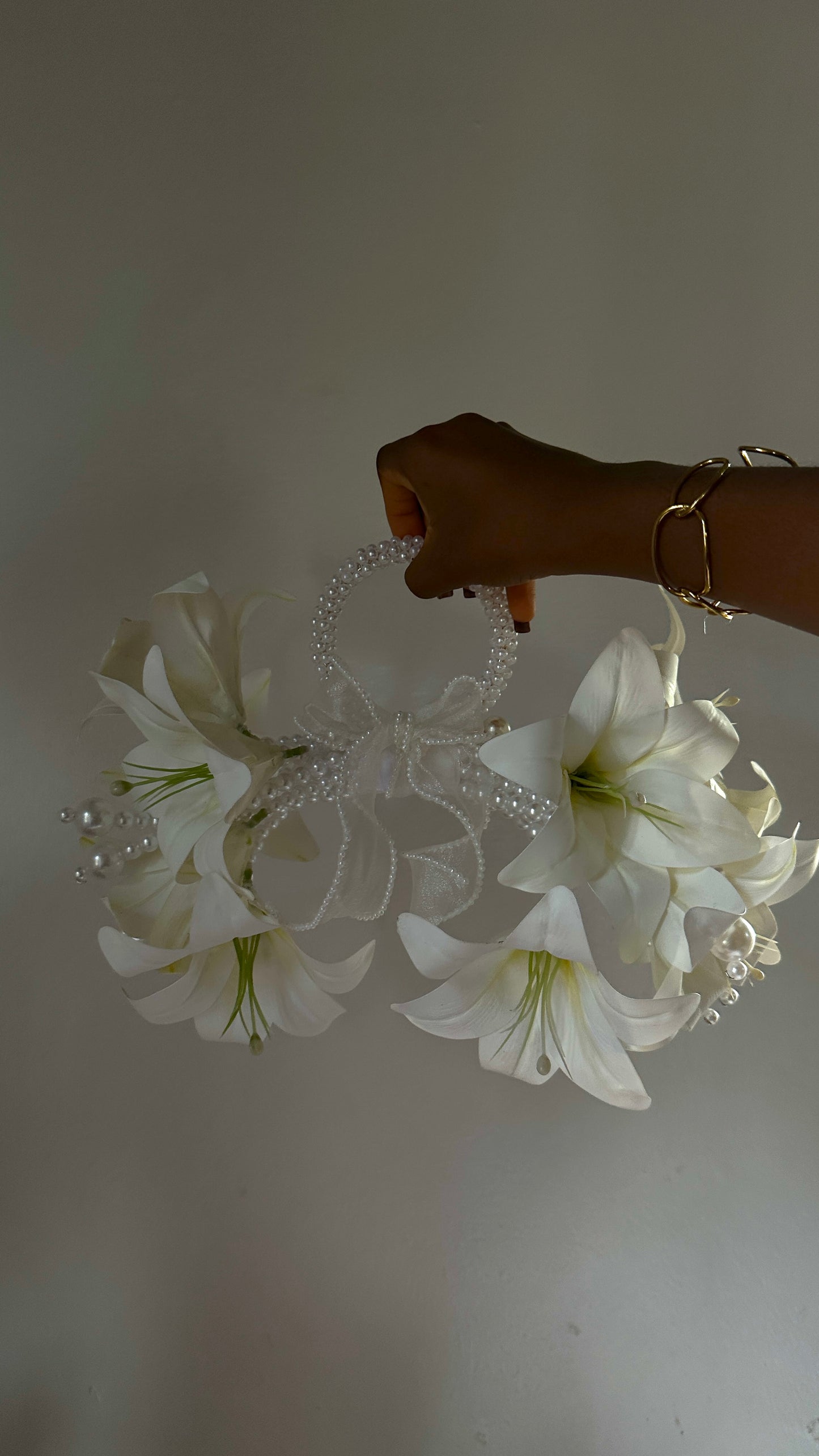 The IVORY BOW bouquet (beaded handle)