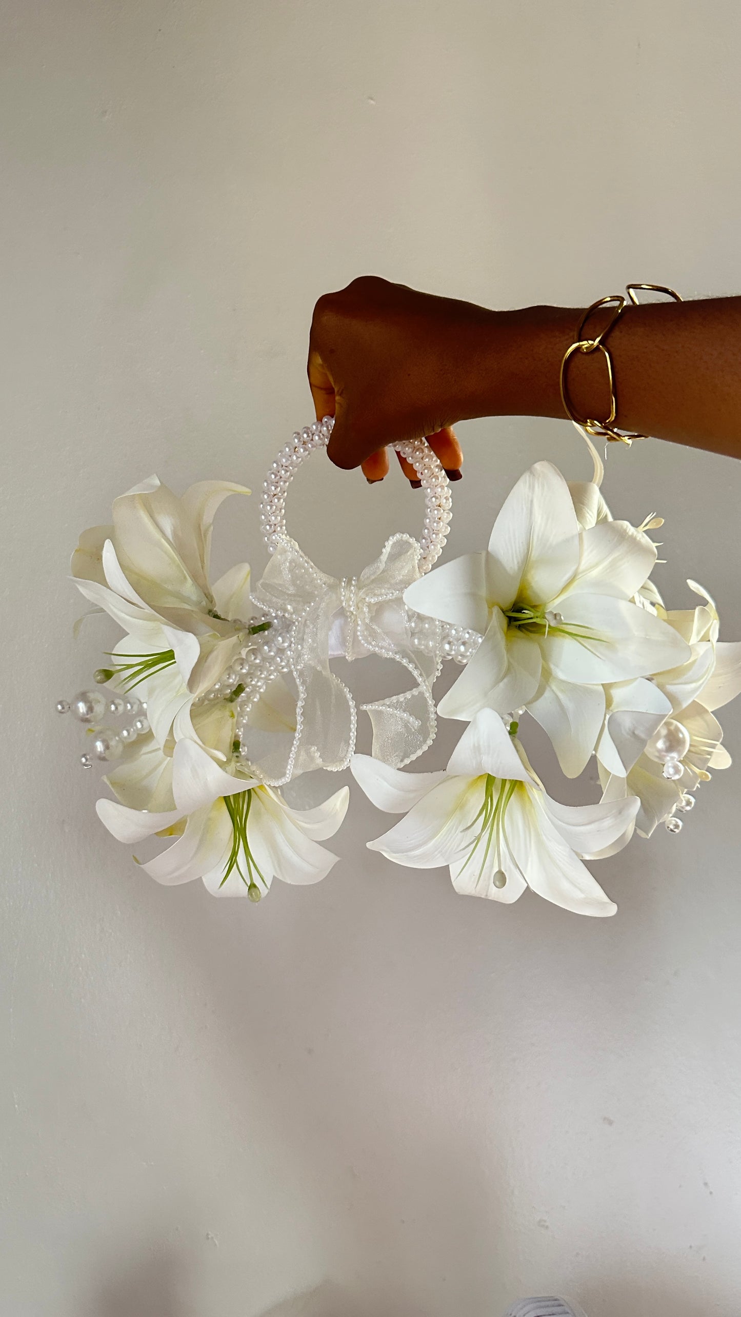 The IVORY BOW bouquet (beaded handle)